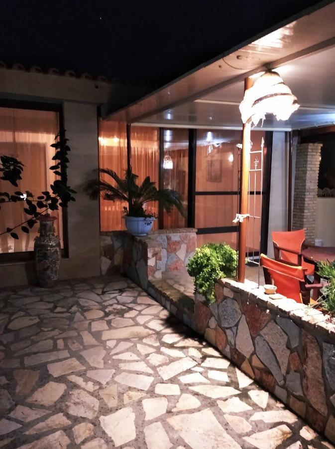Mila La Villa Kastron  ภายนอก รูปภาพ